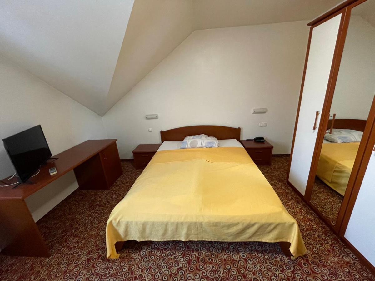 Gostisce Senica Hotel Senovo Buitenkant foto