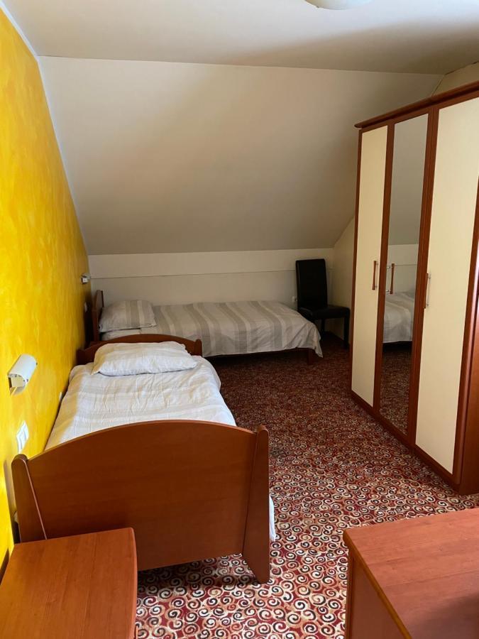 Gostisce Senica Hotel Senovo Buitenkant foto