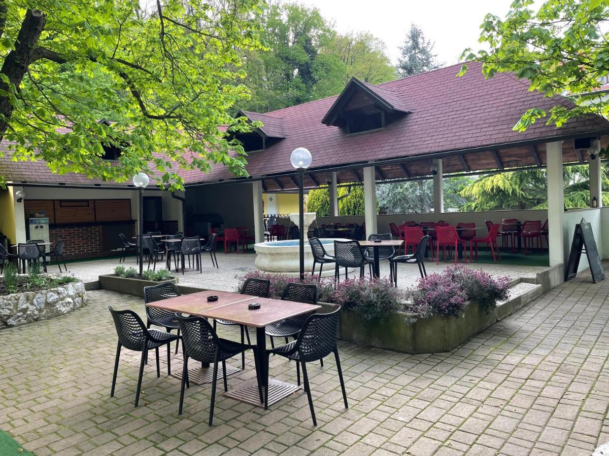 Gostisce Senica Hotel Senovo Buitenkant foto