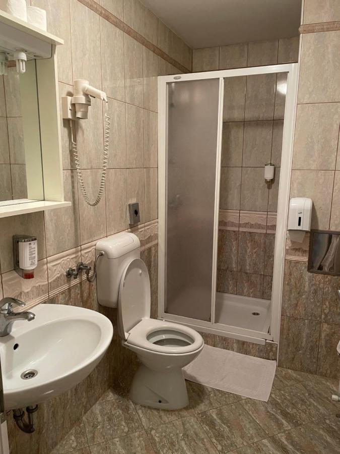 Gostisce Senica Hotel Senovo Buitenkant foto