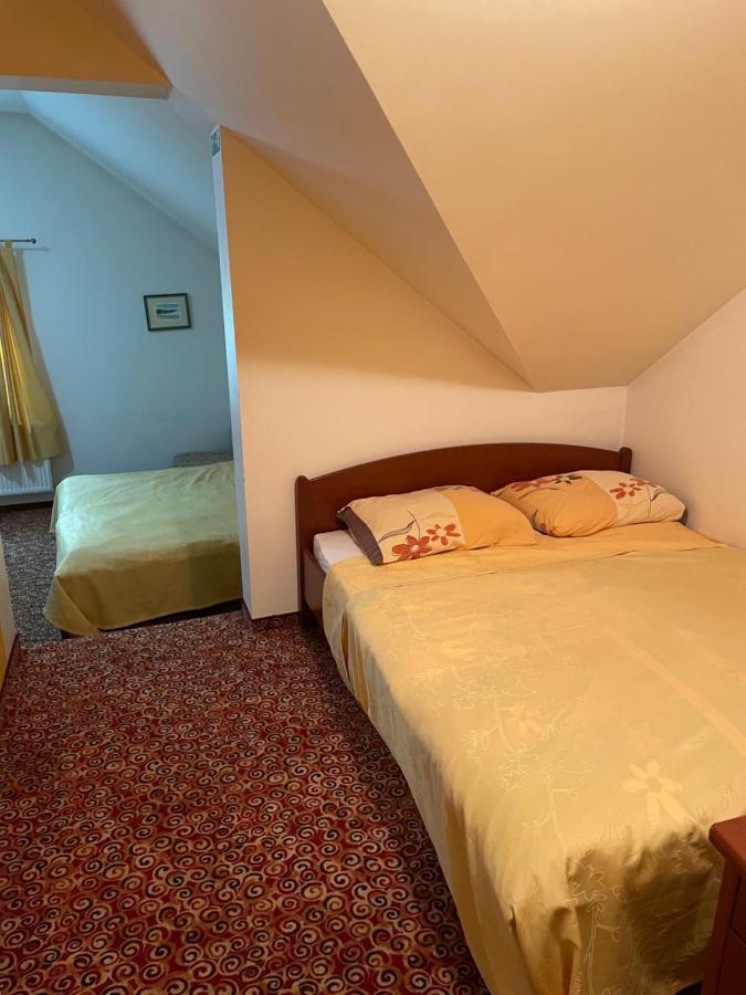 Gostisce Senica Hotel Senovo Buitenkant foto